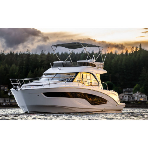 Катер Beneteau Antares 12 Fly с моторами 2x400 + Joystick