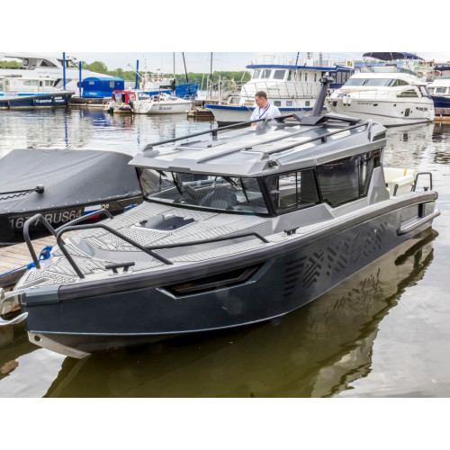 Катер VOYAGER 850 Cabin